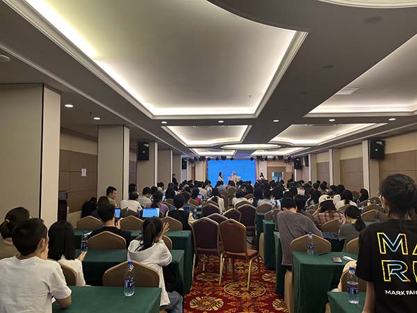 Ա����ѵ,���밢��Ͱ͹���վChatGPT�ڱ�ó��ҵ����������